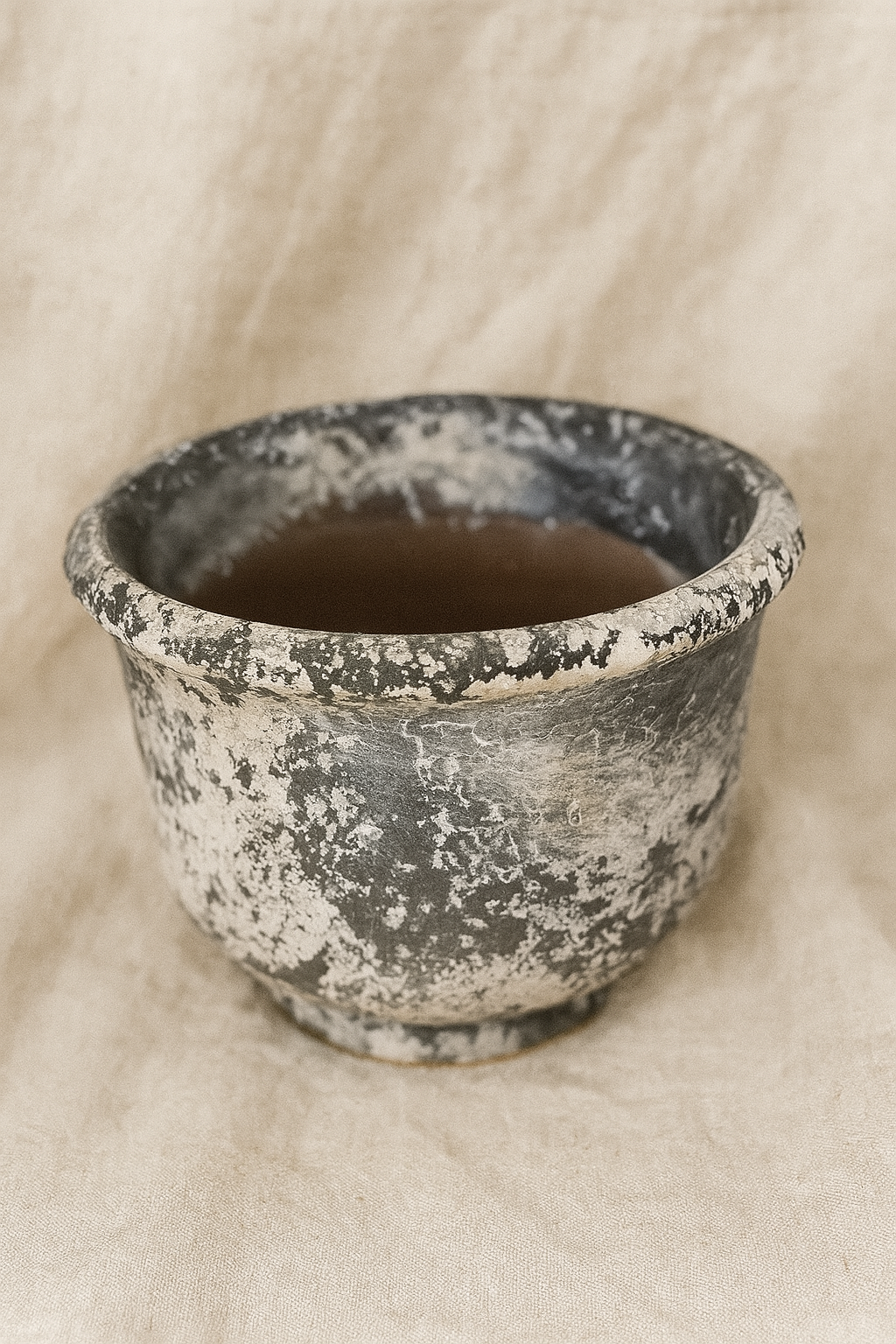 Tarracota aged planter in brown